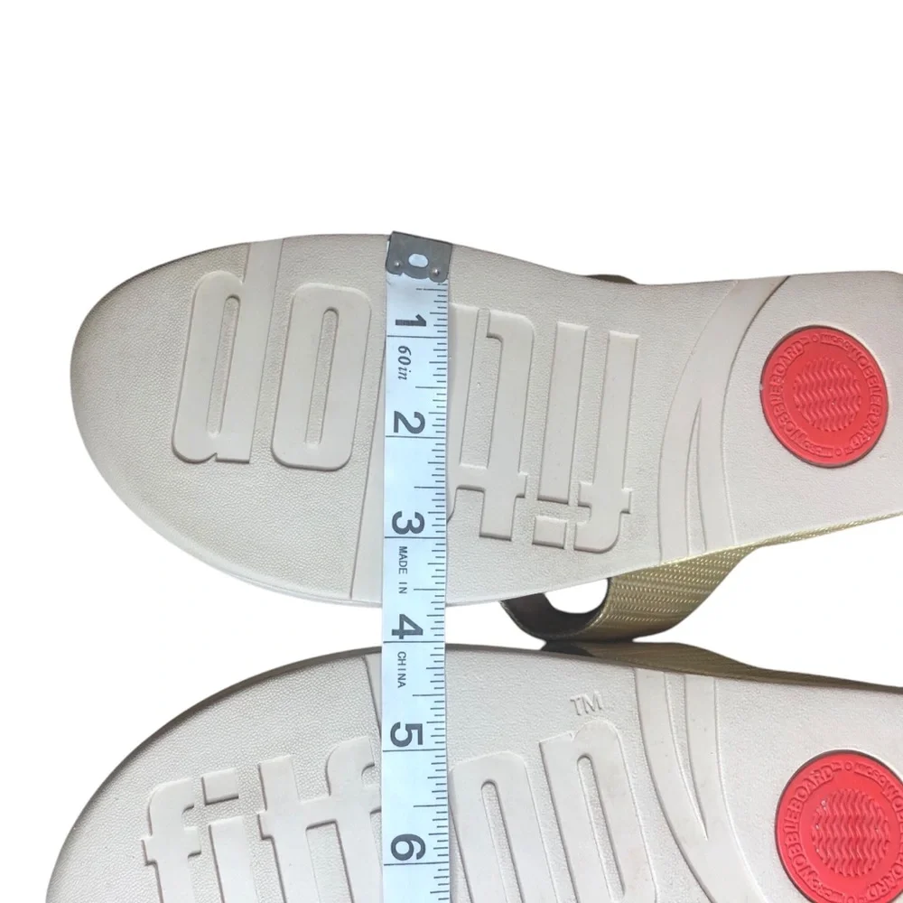 FitFlop Olive Sandals Size 8 Gold Neutral Toe Post Thong Comfort Minimalist